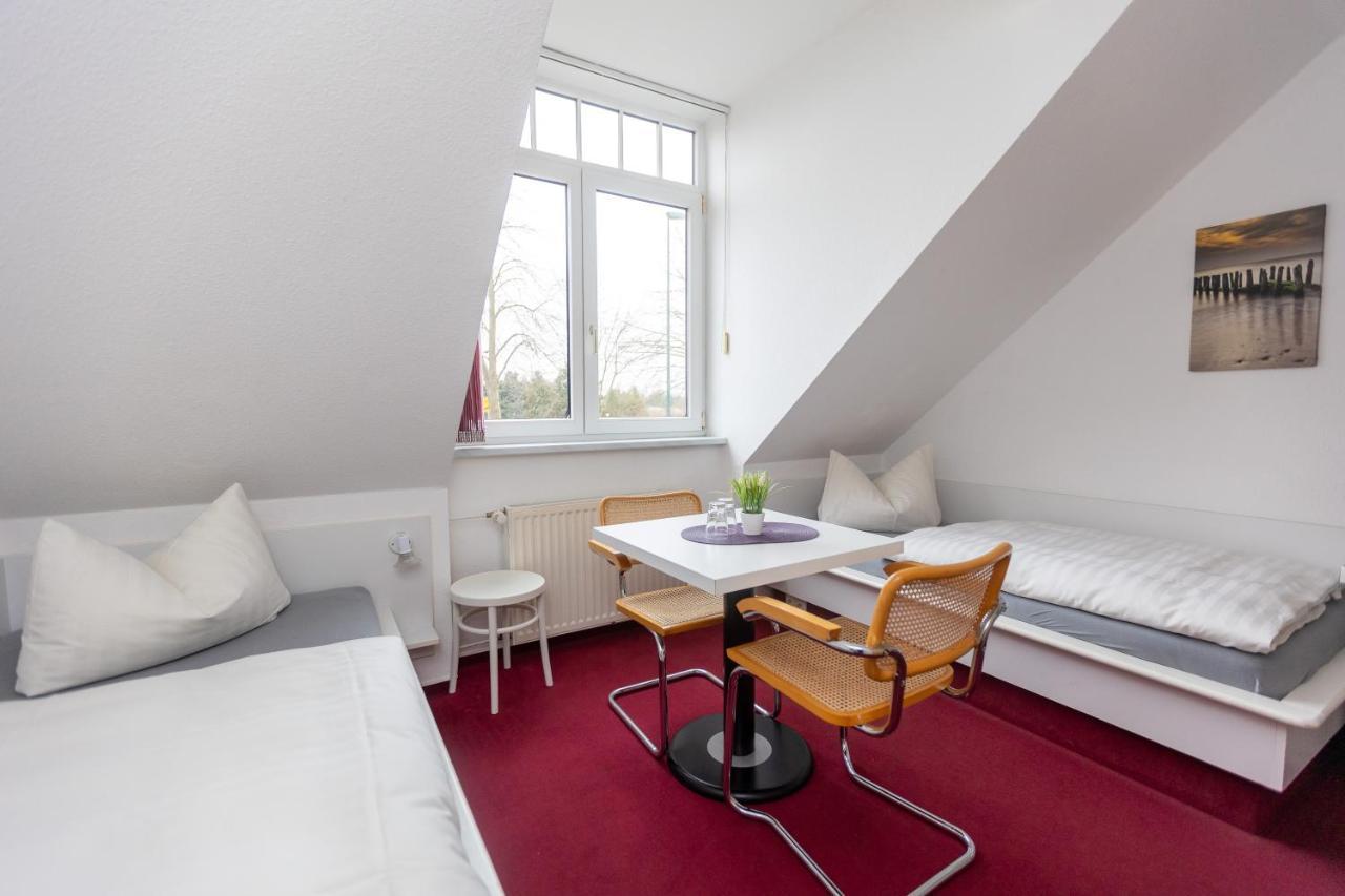Pension Zum Lindeneck Lübz Exterior foto